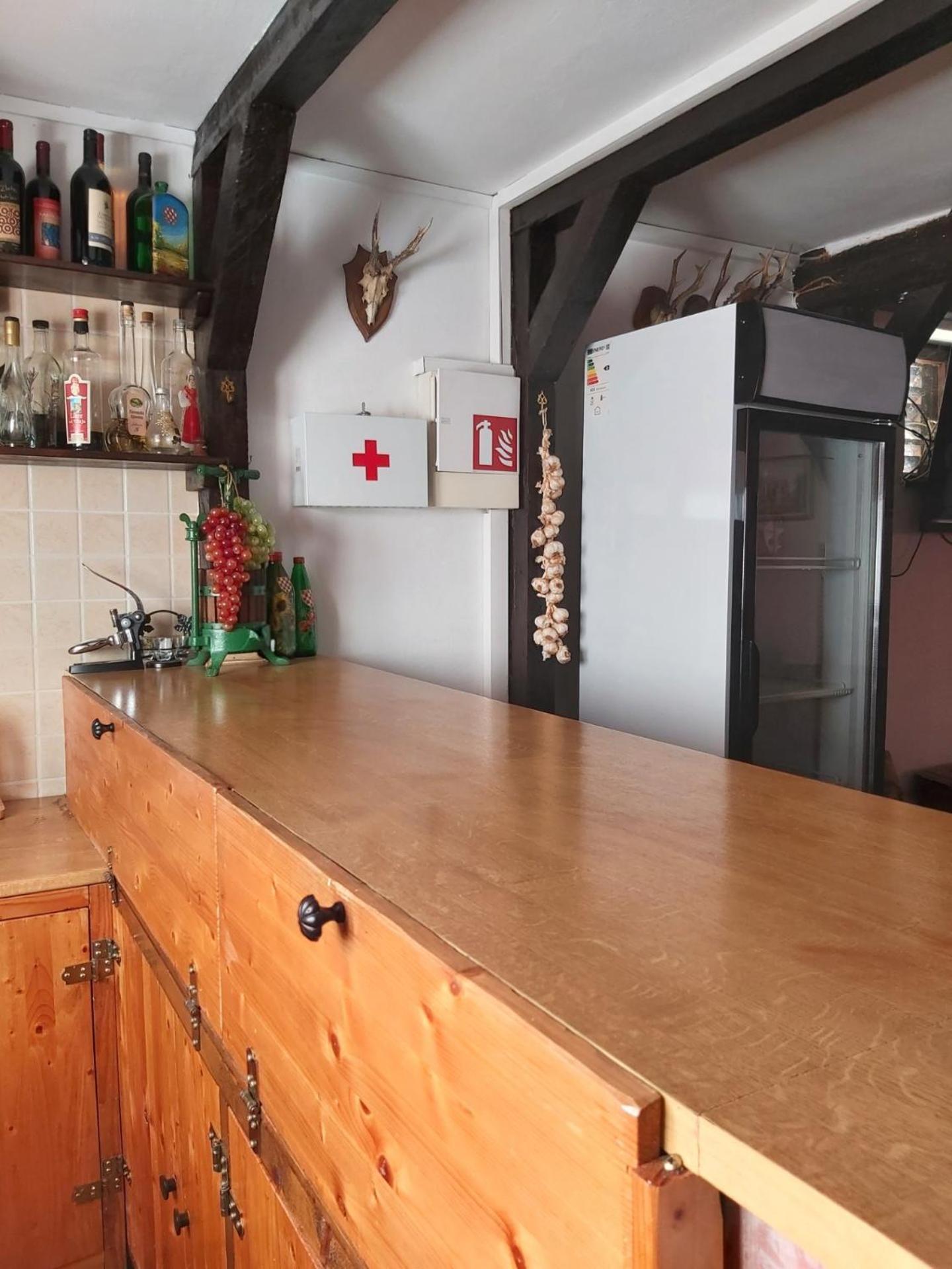 Izletiste Opatovac Guest House Exterior photo